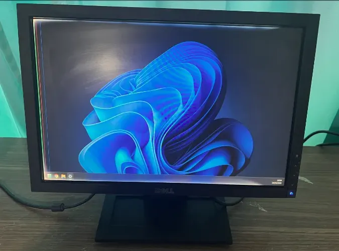 MONITOR DELL COM DEFEITO