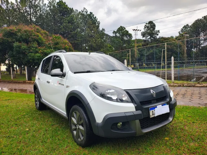 Renault Sandero Stepway Hi-f. R. Curl 1.6 16V 5P 2013