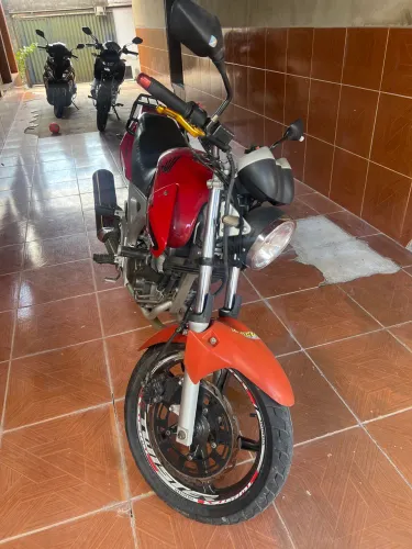 VENDO CBX 250 TWISTER ZERA , PNEUS NOVOS , BATERIA NOVA , RELAÇÃO NOVA , IPVA 2026 PAGO