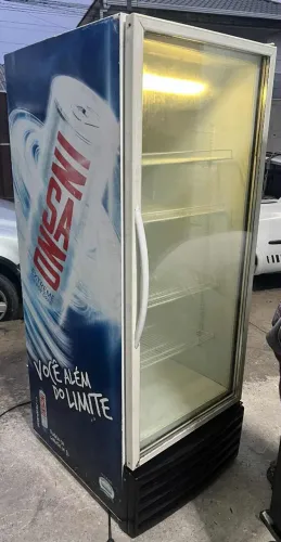 Torro espositora de bebidas em ótimo estado