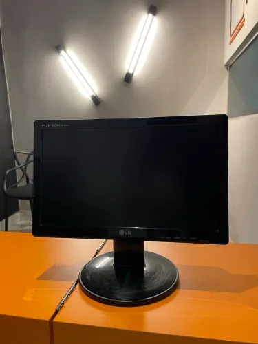 Monitor 16 polegadas LG