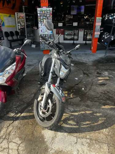 Cb twister 2022 cinza 
