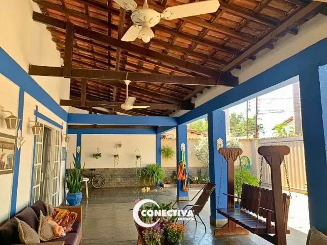 Casa de esquina, com 4 Quartos(1 suíte com closet e hidro) + Suíte Externa à Venda no Seto