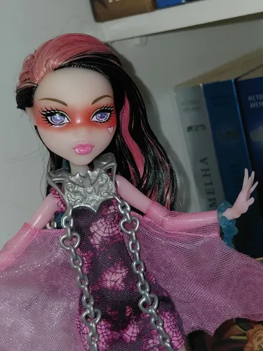 Draculaura haunted completa com suporte