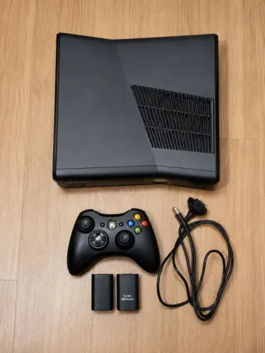 Xbox 360 Slim Desbloqueado HD 512GB + 63 Jogos + 1 Controle + Todos os Cabos