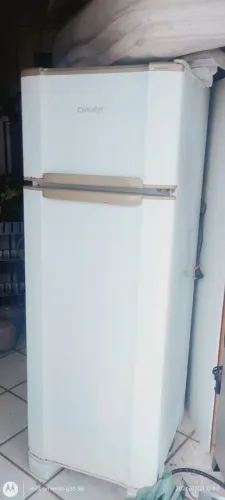 Vendo essa geladeira dúplex filé por 500 reais * zap chama lá.