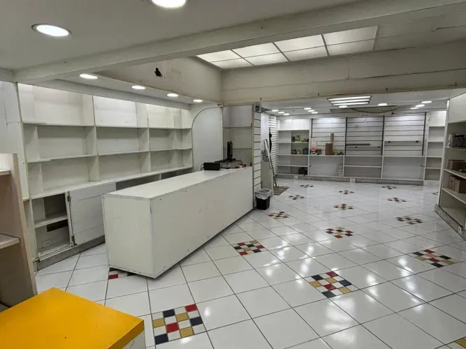 Centro comercial para aluguel com 290 metros quadrados em Copacabana - Rio de Janeiro - RJ