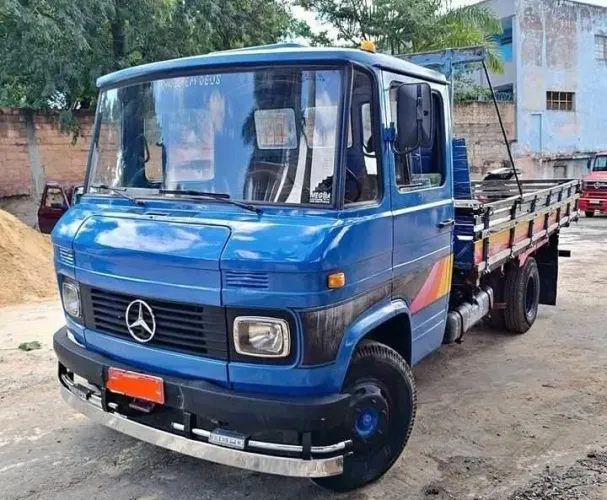 Caminhão Mercedes-Benz 608d 1984