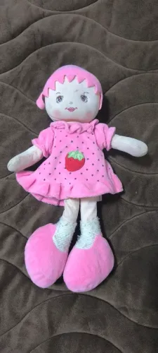 Boneca Pelúcia Moranguinho