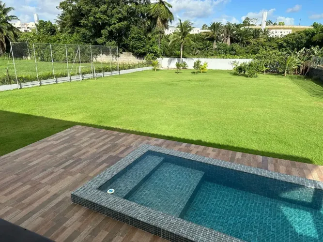 Casa térrea com 6/4 no condomínio. Parque Encontro das Àguas- Lauro de Freitas.