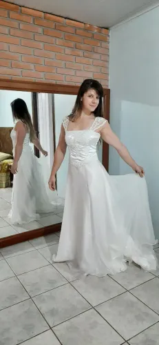 Vestido de Noiva Sob Medida - Organza, Renda e Bordado | Excelente Estado