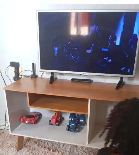 Televisão smart. 32 polegadas