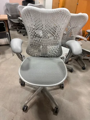 Herman Miller Mirra