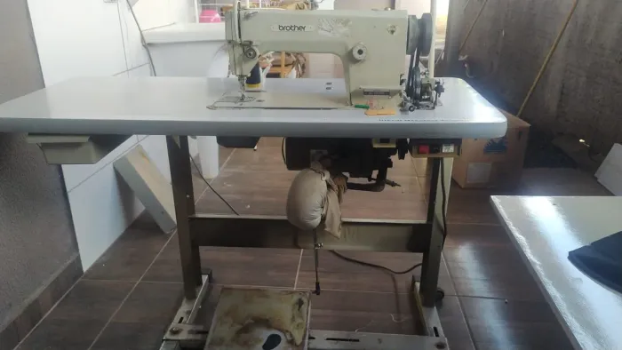 Máquina de Costura Industrial Brother - Reta
