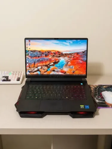 Alienware M15 - R6