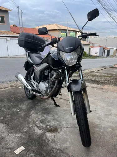 Vendo moto CG TITAN 150 único dono