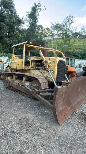 Trator esteira caterpillar D6d de torque 