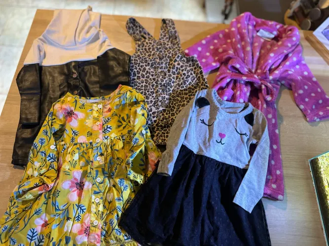 Lote 21 peças no tamanho 2/3 anos menina