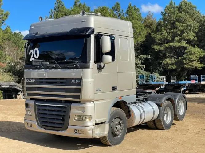 DAF XF105 460 6X2 ANO 2020 - COM 516 MIL KM - BELICHE + RETROVISOR PERSONALIZADO - REPASSE