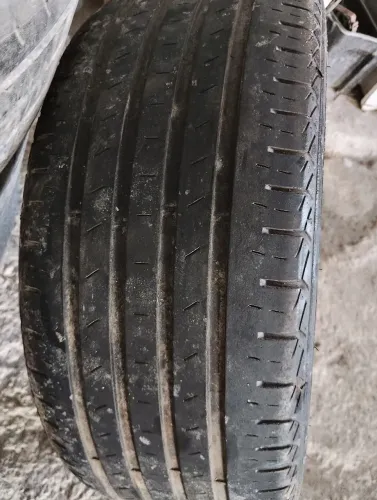 Pneu 225/45/17 Novinho