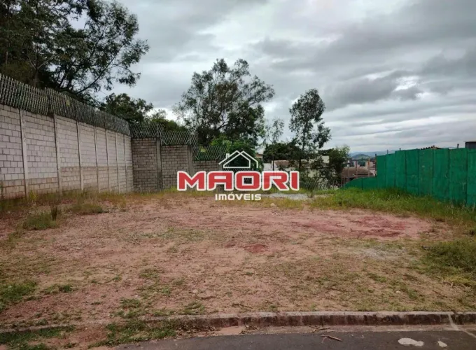 Terreno à venda no Condomínio Vivenda das Pitangueiras em Valinhos