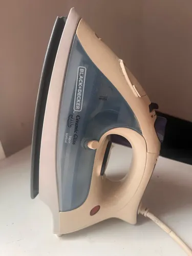 Ferro de passar com vapor