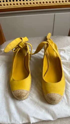 Sandália anabela Arezzo tam 35