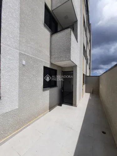 Belíssimos Apartamentos Garden com 02 quartos, Quintal, Aquecimento á gás, Vaga coberta