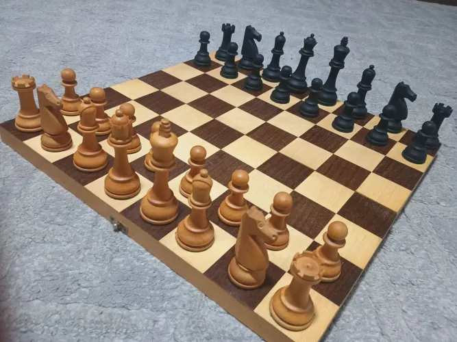 Jogo de xadrez Bragança com tabuleiro estojo Dirk Dagobert