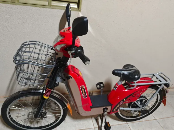 Bicicleta elétrica semi nova
