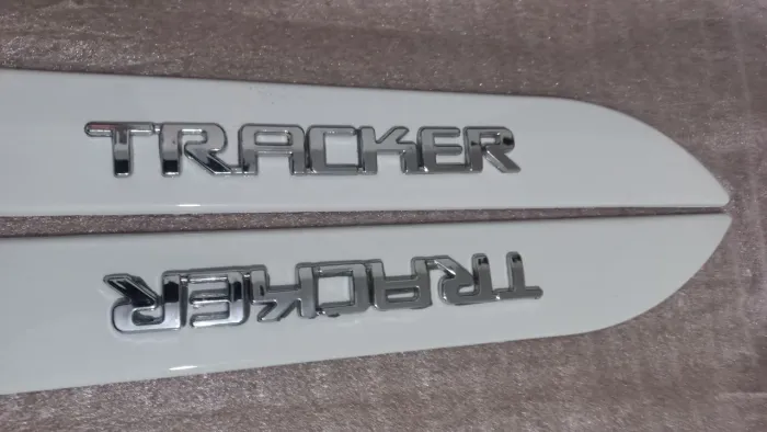 Friso Tracker Branco Lateral - Novo.