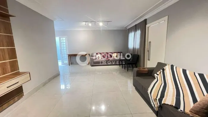 Casa residencial mobiliada disponível para locação no bairro Umuarama.