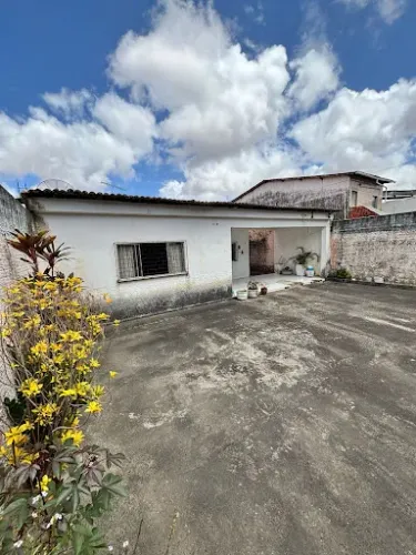 Casa com 3 dormitórios à venda por R$ 650.000,00 - Arvoredo - Fortaleza/CE