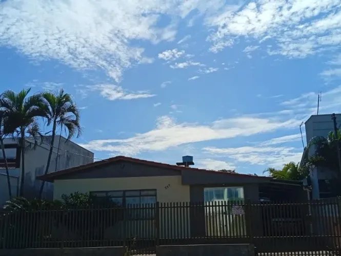 Vende-se Casa