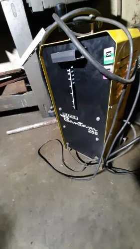 Maquina de solda Esab supra Batan 256