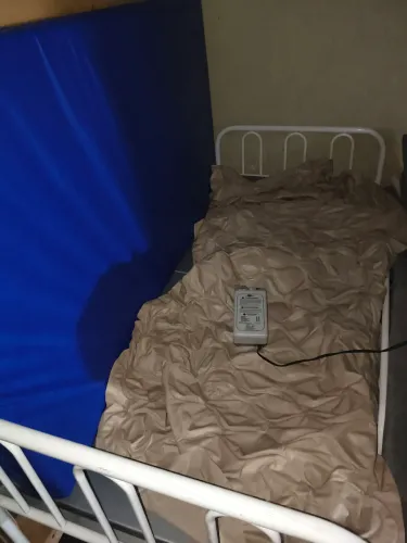Cama hospitalar com colchão e colchão pneumático ótimo estado.
