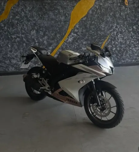 YAMAHA R-15 155 ABS
