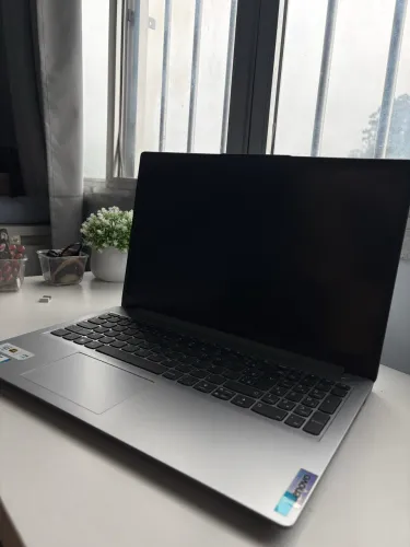 VENDO NOTEBOOK LENOVO IdeaPad 1 i7 
