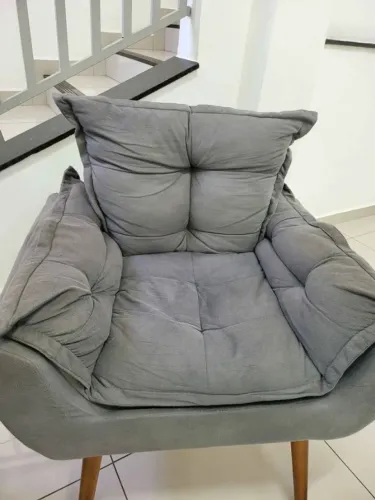 Kit 4 Poltronas Cinza com Pés de Madeira