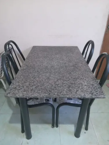 Mesa com cadeiras 