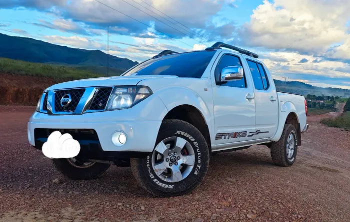 Nissan Frontier LE CD 4X4 2.5 TB Diesel Aut. 2012