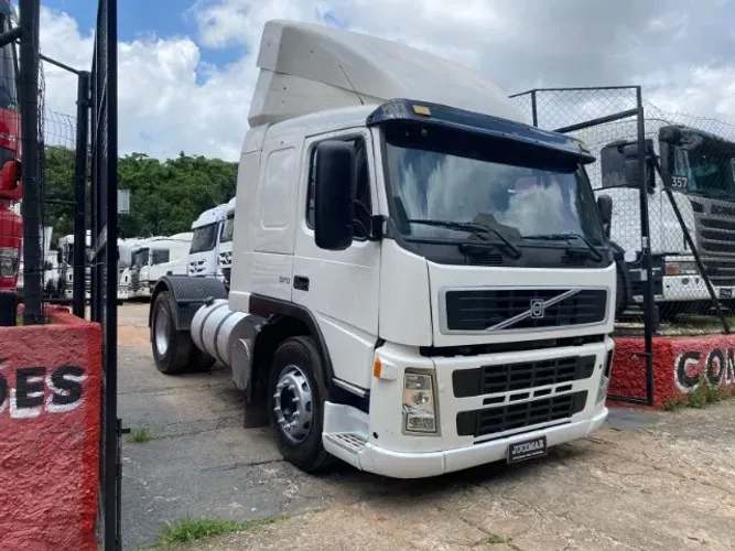 VOLVO FM 370 4X2 AUTOMÁTICO 2010
