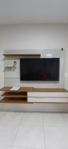 TV Samsung 50", e rack completo.