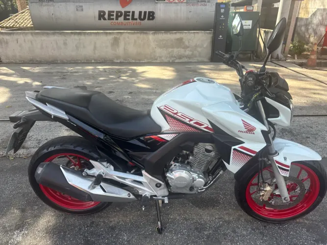 Vendo cb 250 2022