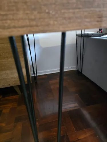 Mesa mdf madeira com pé de ferro