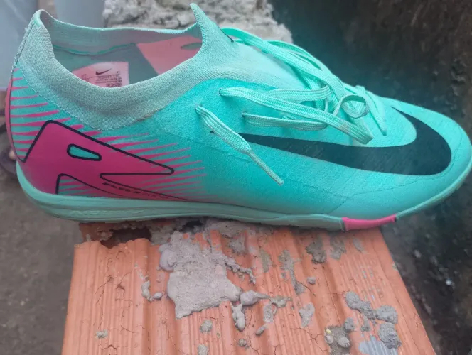 Vendo uma society mercurial nike