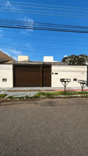 Casa com 2 Quartos para locação no Cidade Jardim