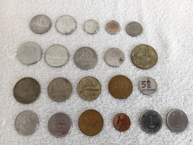 Lote Com 21 Moedas Antigas Do Brasil - Cruzeiros, Cruzados E Centavos (1970 A 2004)