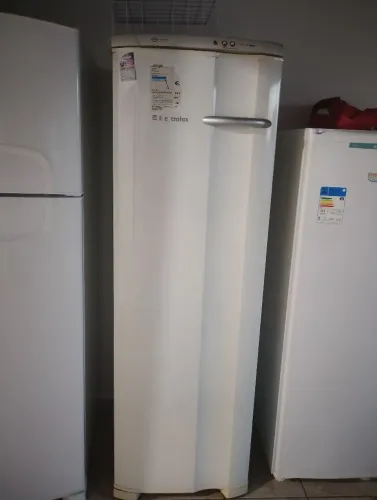 Freezer vertical (não está funcionando) motor ok 