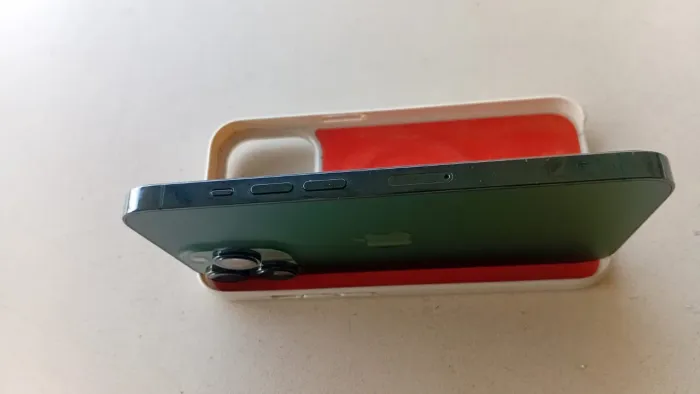 Vendo iPhone 13 Pro 128 giga de procedência todo original nunca foi trocado nada